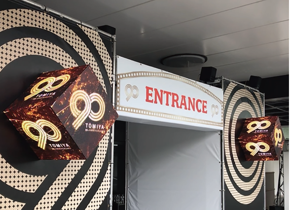 岡山県 観光ホテルエントランス（イベント用オブジェ） 屋内用キューブ型LED